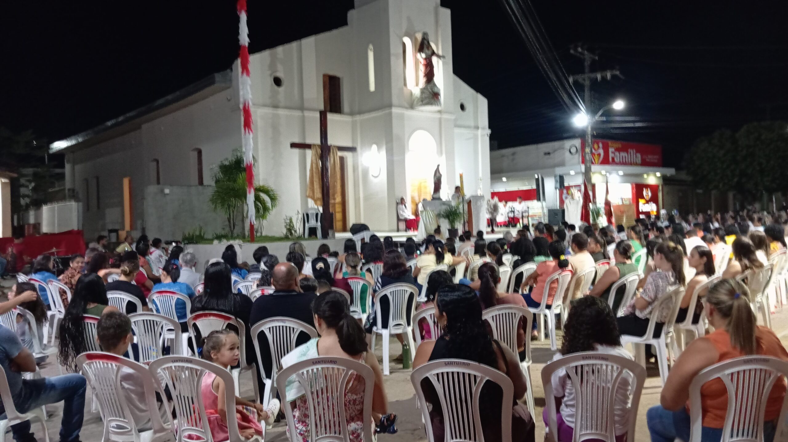 Fé, tradição e devoção nos festejos do Divino Espírito Santo