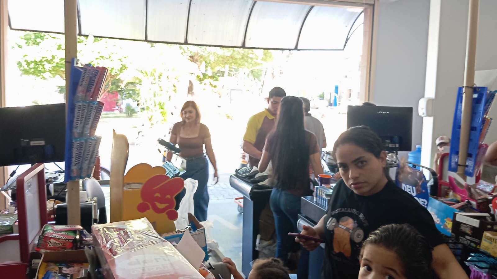 Emoção e Alegria no Sorteio Especial do Supermercado do Bugiu