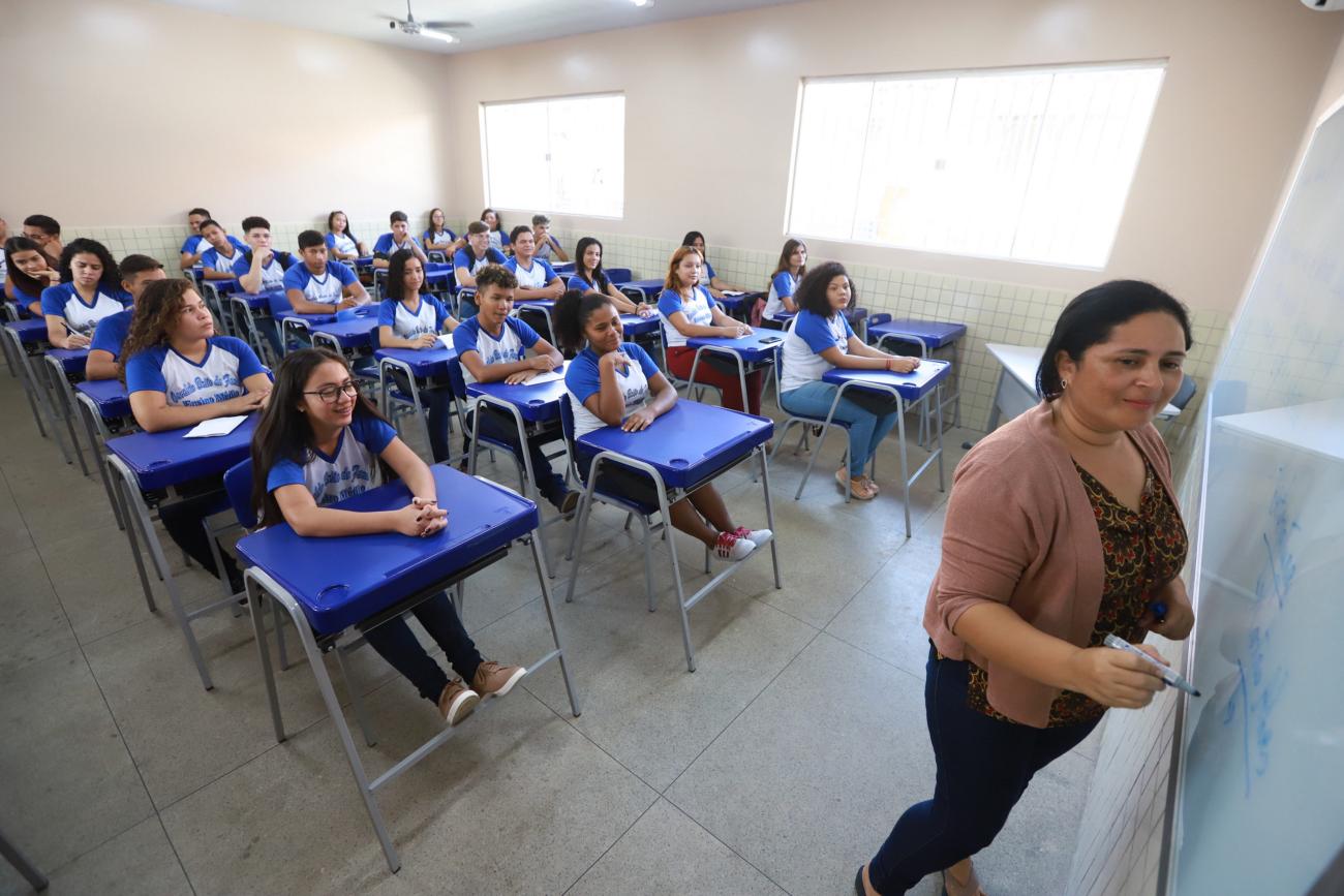 Senado aprova novo piso salarial nacional dos professores em R$ 5.130,63