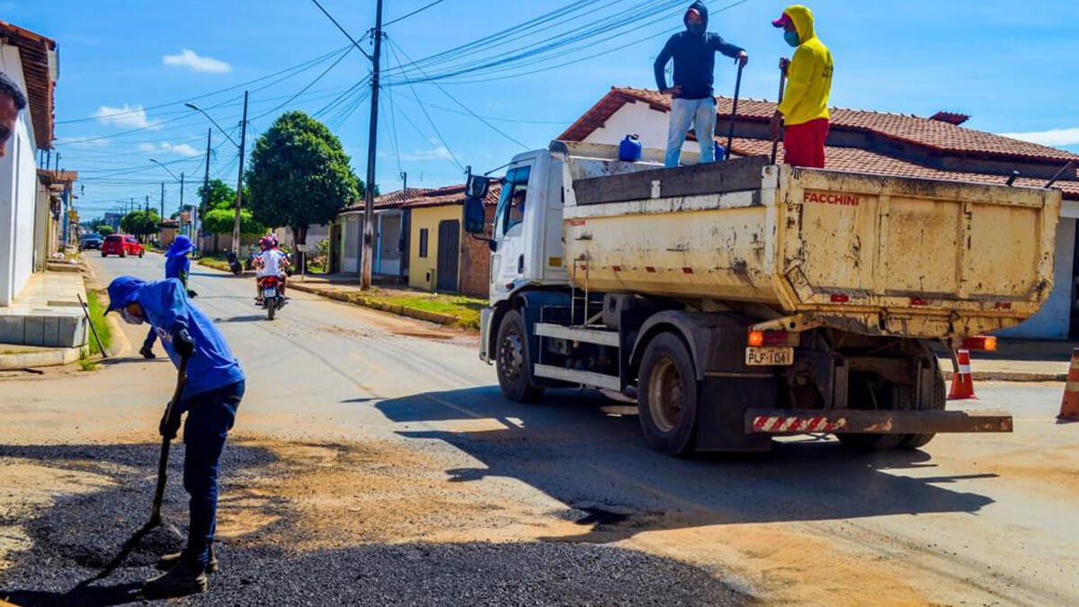 Prefeitura de Formosa do Rio Preto começou a operação tapa-buracos