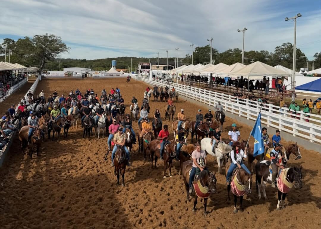 Tradição e Fé Marcam a Abertura Oficial da 40ª Festa de Vaquejada de Formosa do Rio Preto.