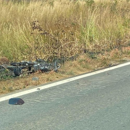 Colisão fatal entre caminhão e moto deixa uma vítima na BR-135, em Riachão das Neves
