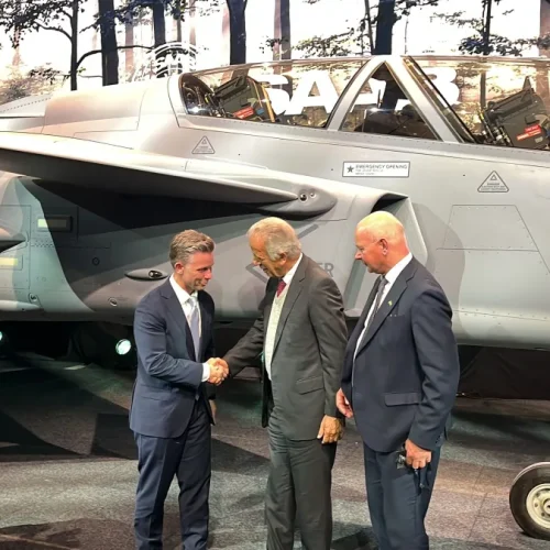 Brasil está analizando a compra de mais aviões GRIPEN