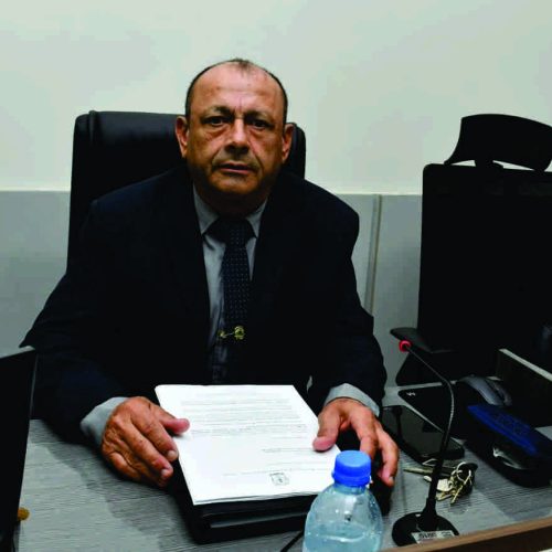 Coragem e Atuação: Carlinhos Pró Luz Cobra Solução para Buracos em Formosa