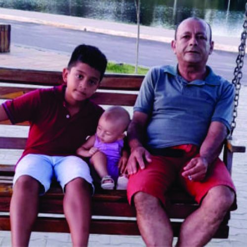 Hoje é o aniversário de Carlinhos Pró Luz