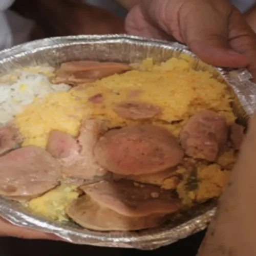 Minas Gerais estuda cortar fornecimento de carne do cardápio de presos inspirando-se no modelo de El Salvador
