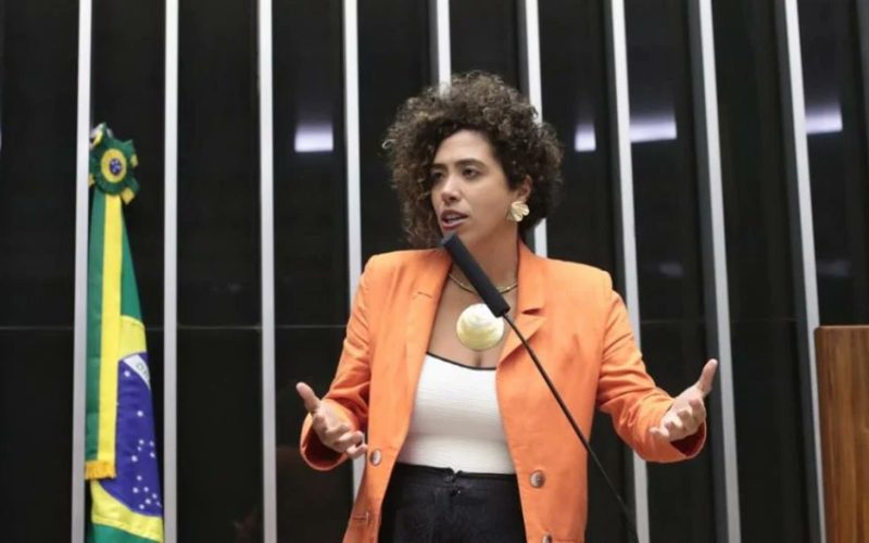 Deputada federal Talía Petrone perdeu escolta policial armada