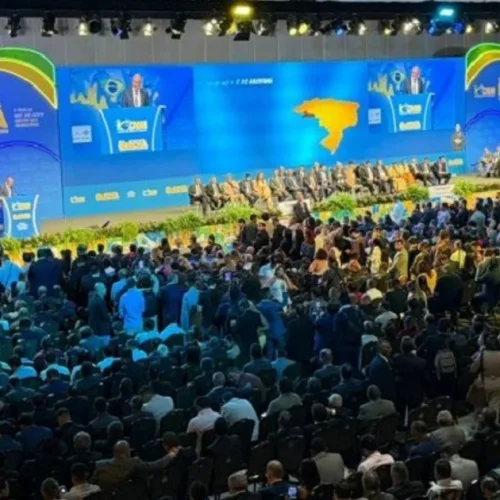 Clima Tenso em Brasília: Mesmo estando ausente, prefeitos Hostilizaram Lula em Evento