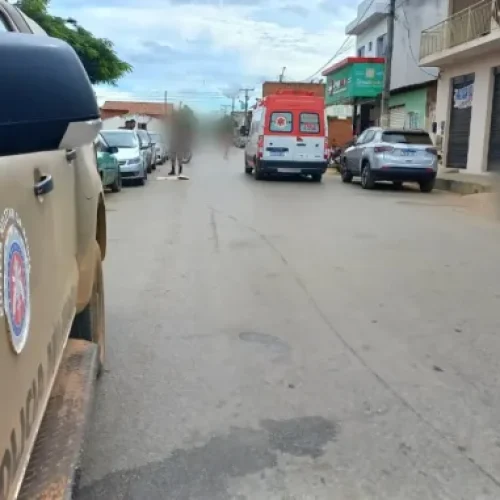 Jovem motociclista morre após colidir com carro estacionado em Formosa do Rio Preto