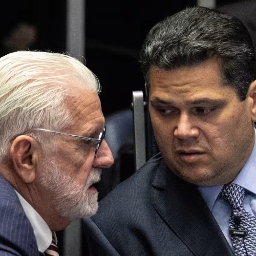 Wagner libera bancada do PT para apoiar CPMI do Banco Master; Alcolumbre adia leitura