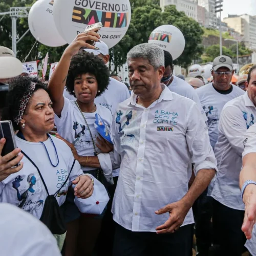 Jerônimo Rodrigues avalia reduzir aparições públicas após incontáveis vaias no interior da Bahia