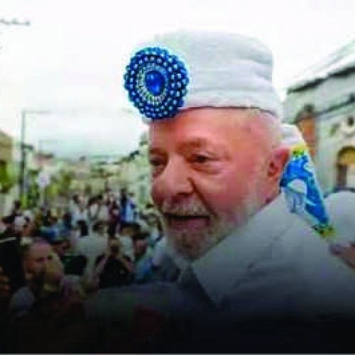 AO SOM DE “LULA LADRÃO SEU LUGAR É NA PRISSÃO” PRESIDENTE É RECEBIDO NA BAHIA.