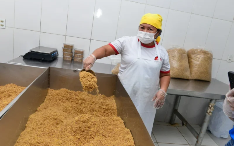 Cidade do Brasil prepara a maior paçoca do mundo.