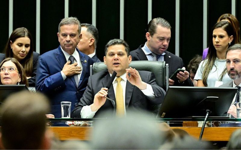 Congresso derruba veto de Lula ao PL da Dosimetria