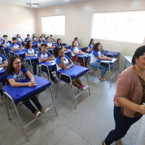 Senado aprova novo piso salarial nacional dos professores em R$ 5.130,63