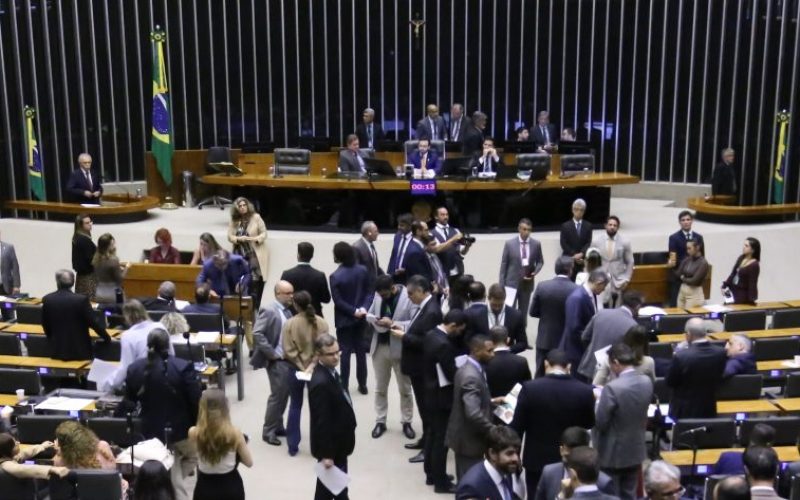 PT VOTA CONTRA REDUÇÃO DO IPVA E CAUSA INDIGNAÇÃO