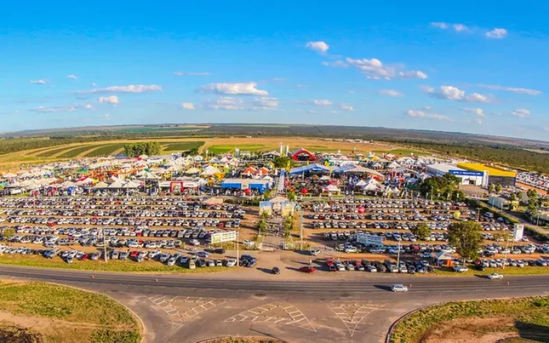 Sabino Filho leva comitiva à Bahia Farm Show de olho em novidades para  a AgroFormosa 2026