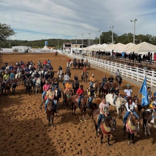 Tradição e Fé Marcam a Abertura Oficial da 40ª Festa de Vaquejada de Formosa do Rio Preto.