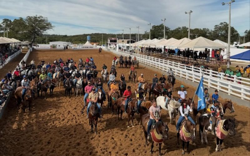 Tradição e Fé Marcam a Abertura Oficial da 40ª Festa de Vaquejada de Formosa do Rio Preto.