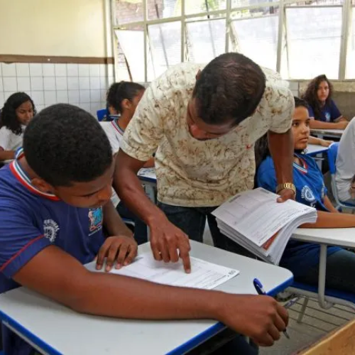 Governado desde 2007 pelo PT, Bahia é o único estado com mais de 1 milhão de analfabetos.