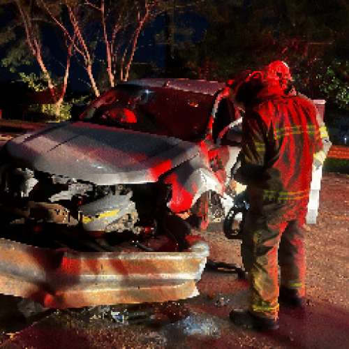 Caminhonete colide contra guardrail na BA-827 nas proximidades de Barreiras